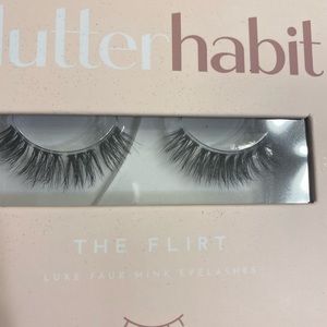 These are Flutter Habit Lashes.